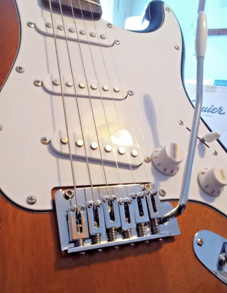 squier stratocaster tremolo bridge