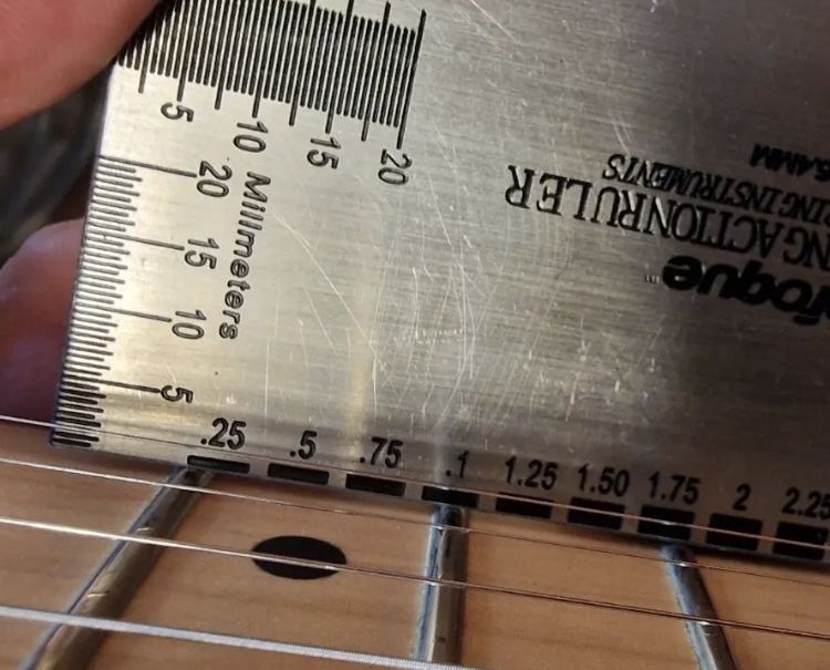 guitar action measurement with action gauge